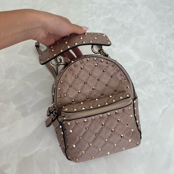 VALENTINO GARAVANI
Nappa Quilted Mini Rockstud Spike Backpack Poudre - Picture 3 of 16